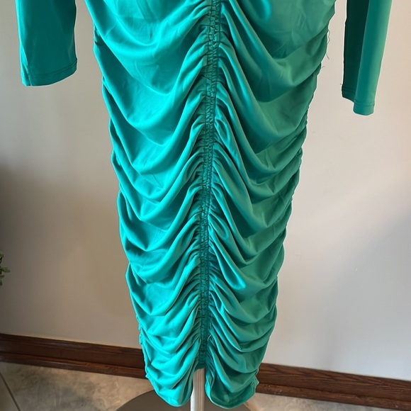 Venus RUCHED center front back party cocktail midi dress jersey fitted green M - Picture 4 of 11